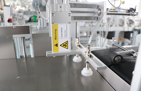 吸附式上料分頁貼標機