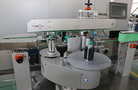 橄欖油雙面貼標(biāo)機(jī)